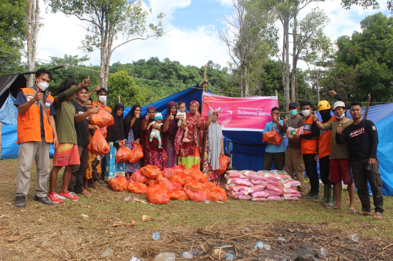 3 Indonesia Salurkan Bantuan Untuk Korban Bencana Banjir Kalsel dan Gempa Sulbar – Foto (2)