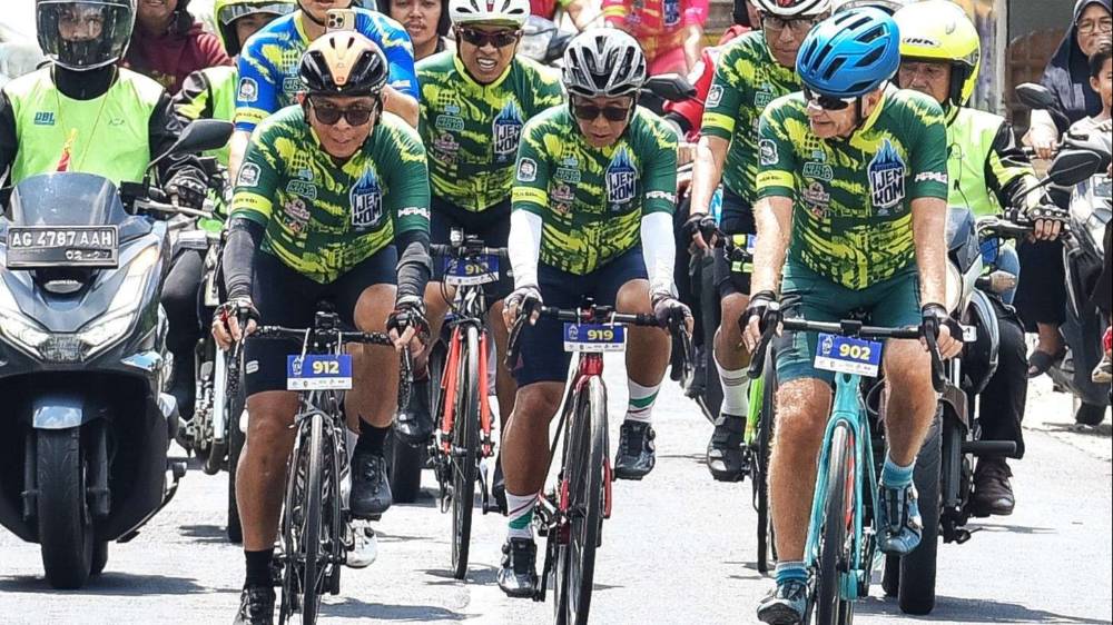 image_1759030623366_j30d2g