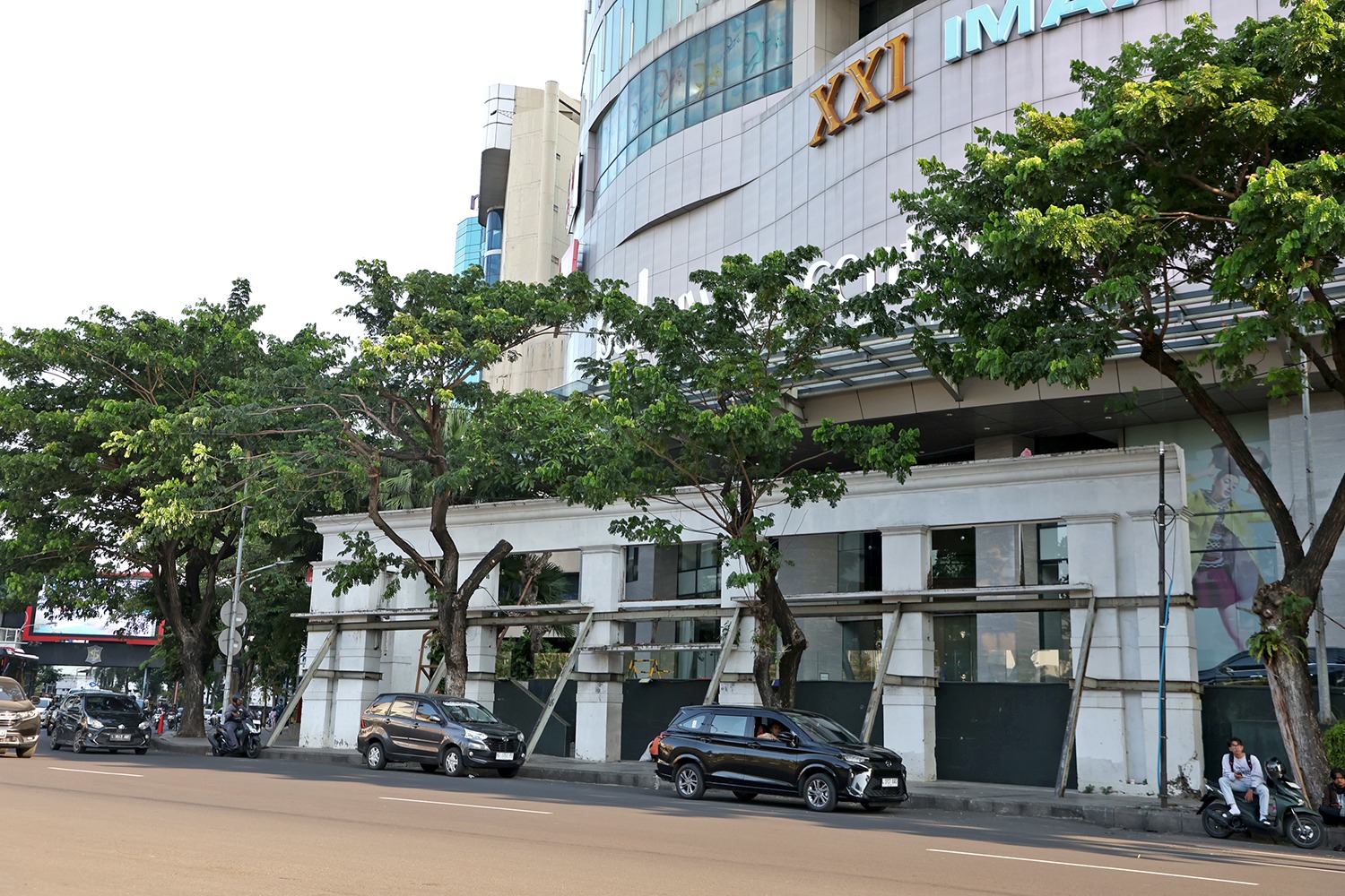 Fasad Toko Nam sebelum dibongkar