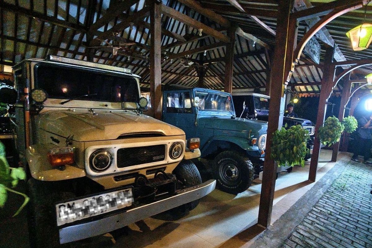 4 unit mobil milik BUpati Ponorogo nonaktif Sugiri disita Komisi Pemberantasan Korupsi (KPK)