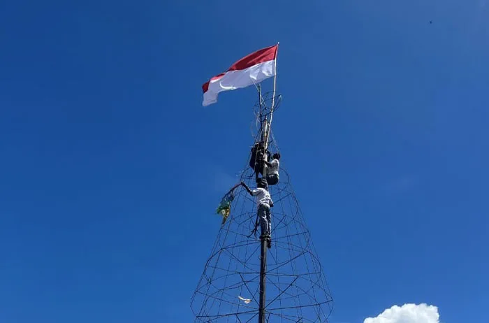 Pada 1 Juni yang bertepatan dengan Hari Lahir Pancasila, masyarakat diimbau untuk mengibarkan bendera Merah Putih