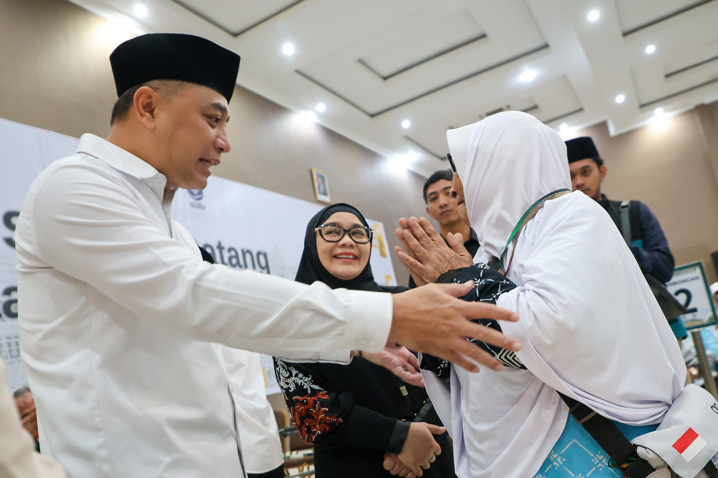 Wali Kota Eri Cahyadi dan Sekda Lilik akan bernagkat haji namun Plh belum ditentukan. (Foto: dok Diskominfo Surabaya)