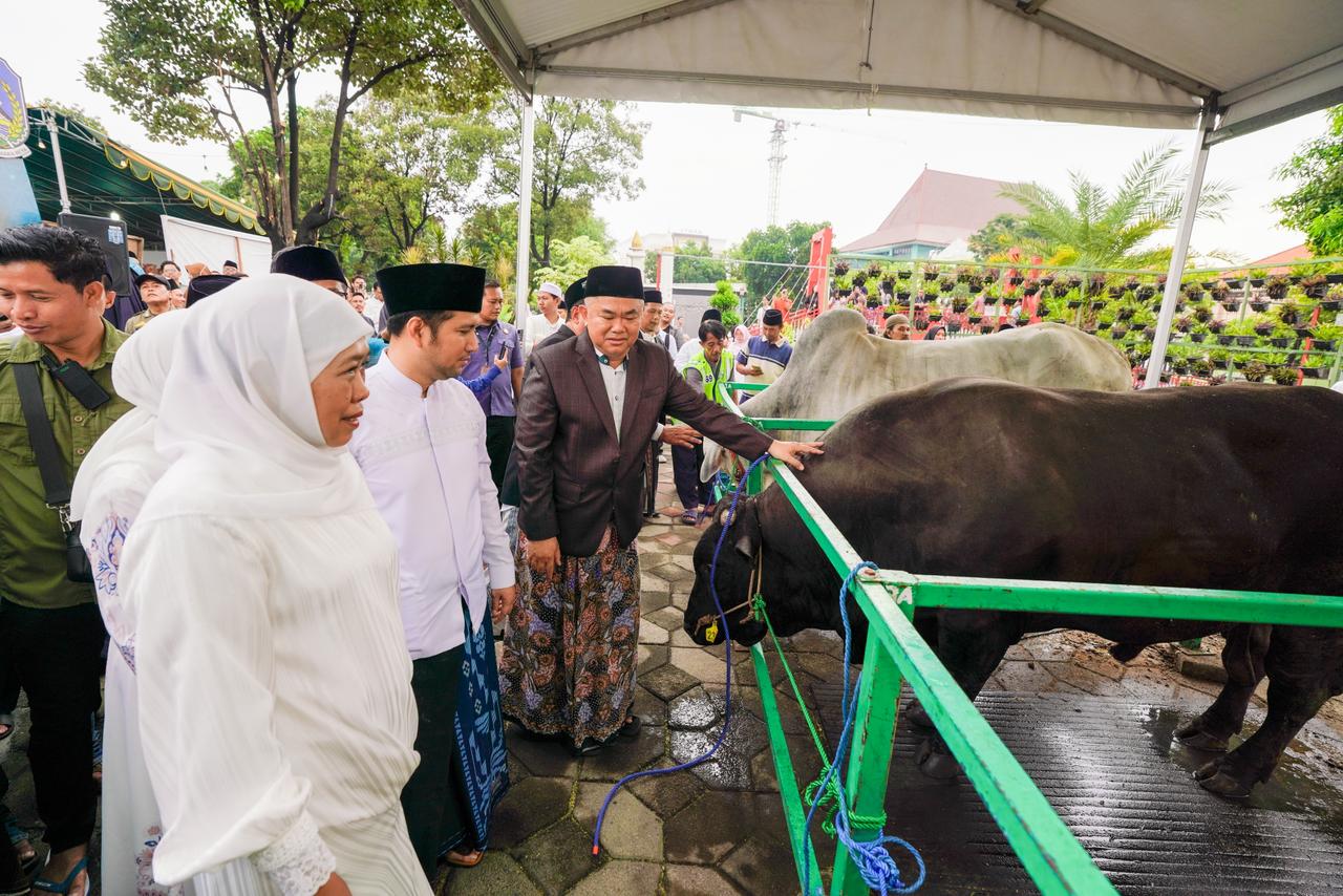 khofifah sholat idul adha di MAS