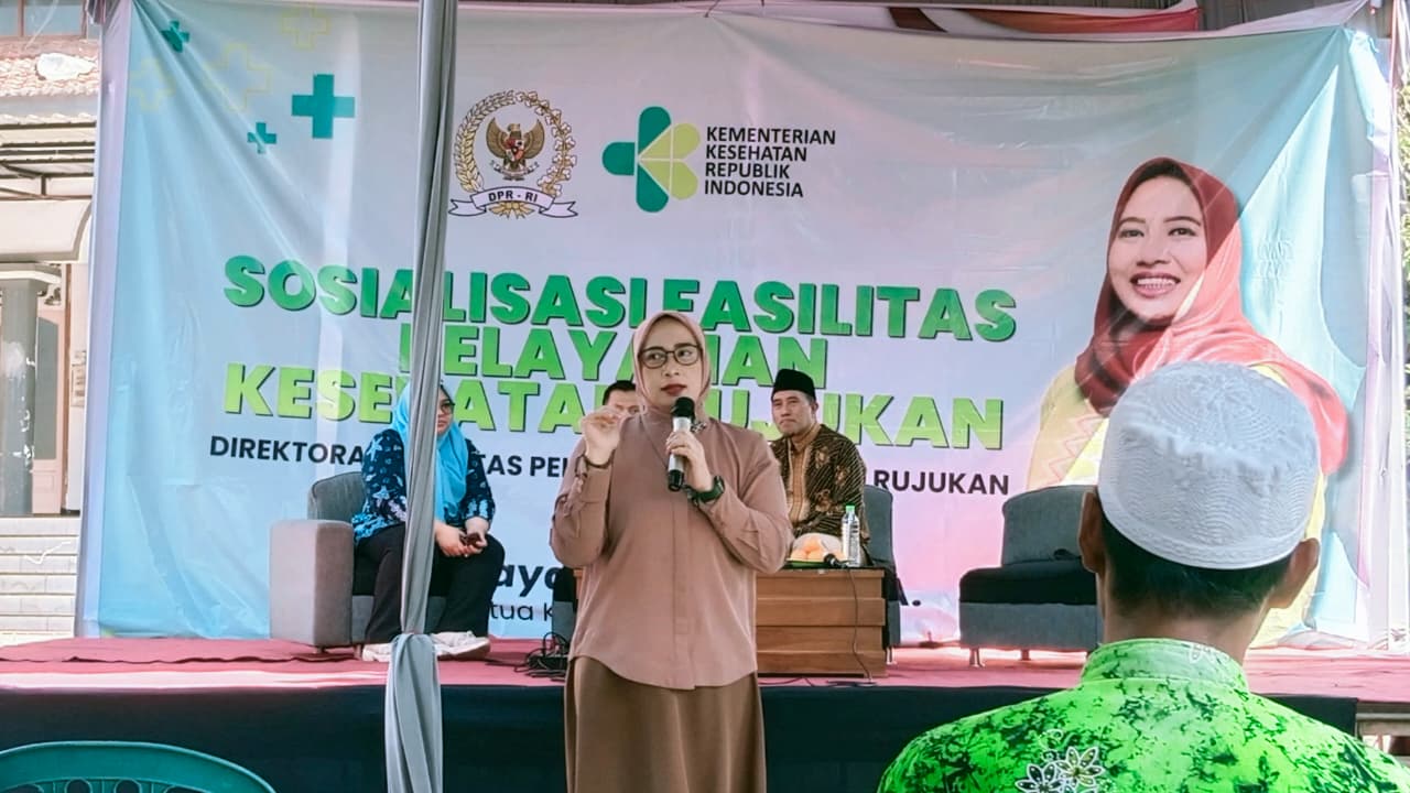 Legislator DPR RI Dorong Warga Bondowoso Utamakan Kesehatan Melalui Sosialisasi GERMAS di Pesantren